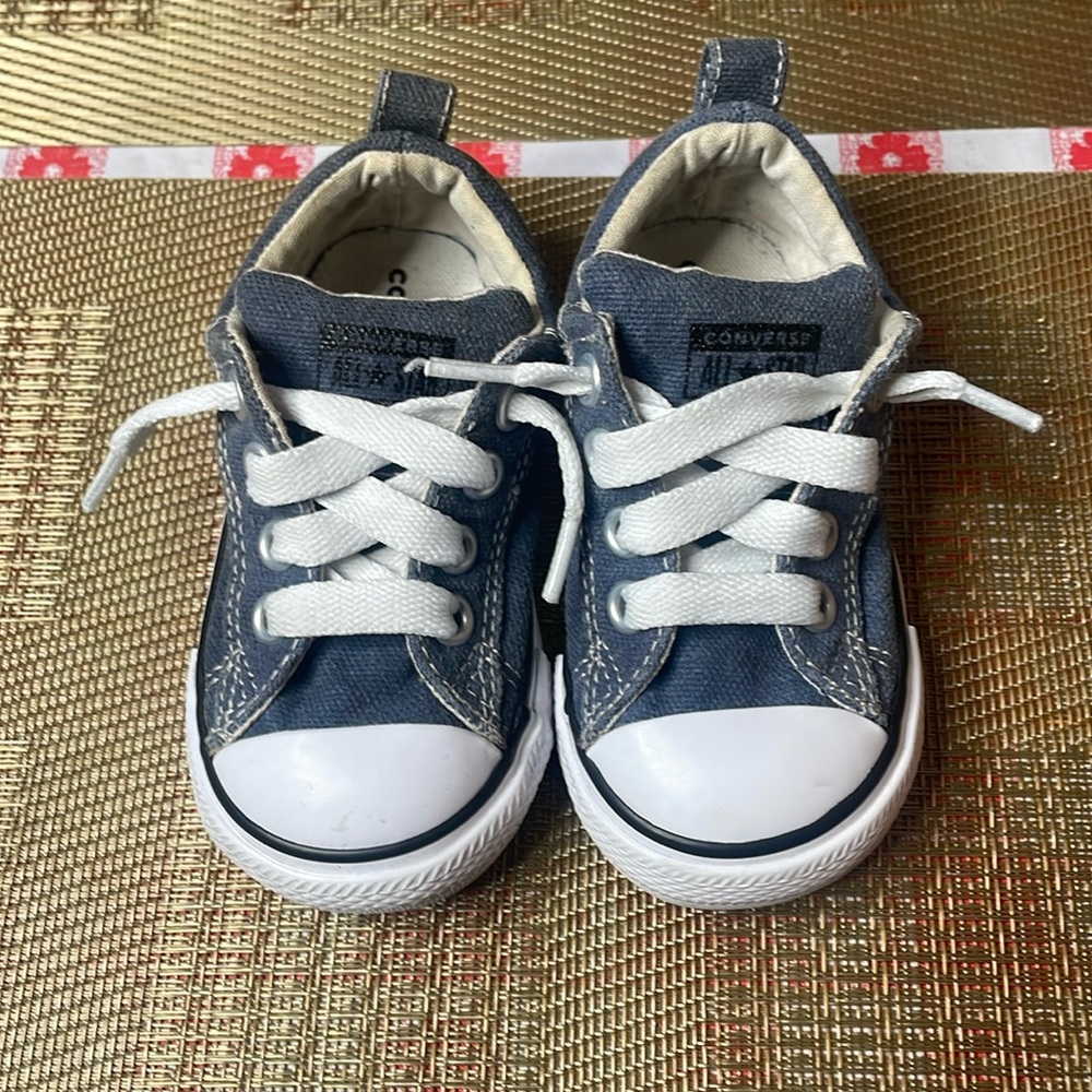 Converse All Star toddler Blue Denim Size 6 Sneakers Low Top Laces